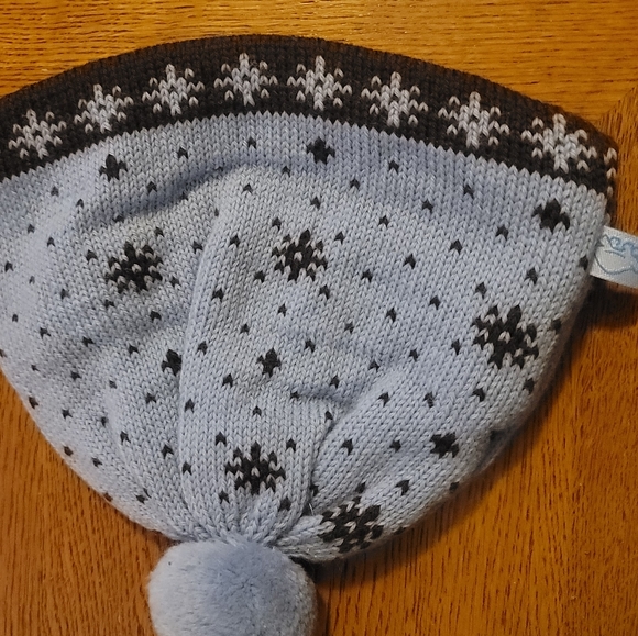 Turtle Fur Baby Hat with a little ball on top !!! - Picture 5 of 7